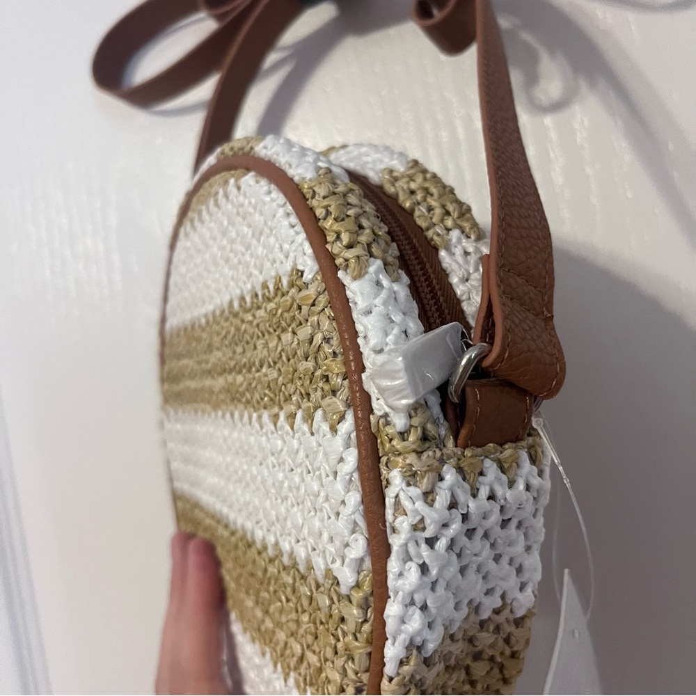 New Thirty-One Roundabout Crossbody White Striped Straw Purse Bag Summer - Picture 7 of 10